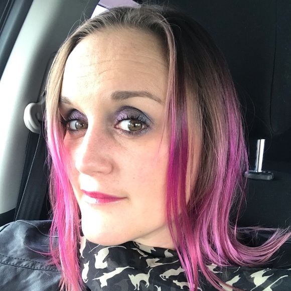 Meet your Posher, Kirstin - Picture 2 of 5